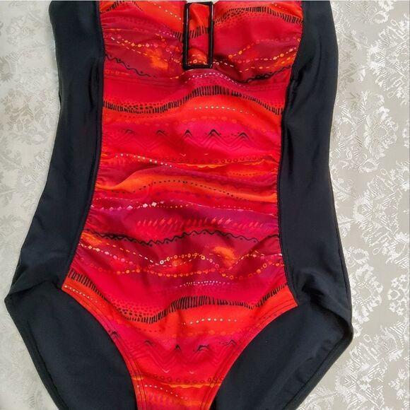 Byron Bay Australia Women's Swimsuit One Piece Size 10/30 - Picture 2 of 11